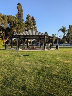 Picnic shelter