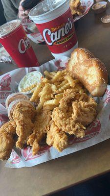 The Caniac Combo(6 Chicken Fingers)