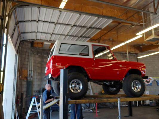 Nice ol Bronco in for some dual exhaust!!