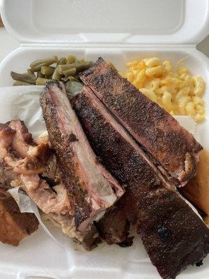 2 Meat Dinner (brisket and ribs, Mac and cheese & green beans)