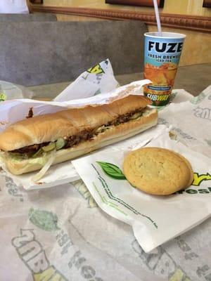 Applewood Pulled Pork sandwich with sugar cookies and a regular drink.