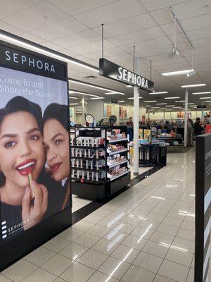 Sephora inside Kohl's. Not a great experience.