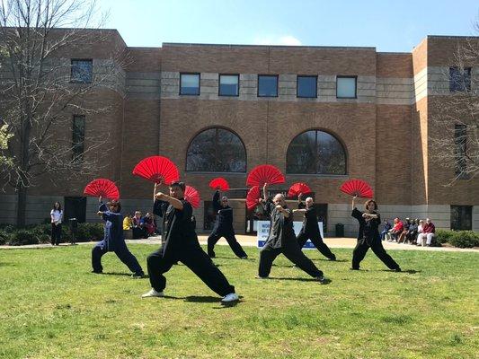 Tai chi fan with Master Guang