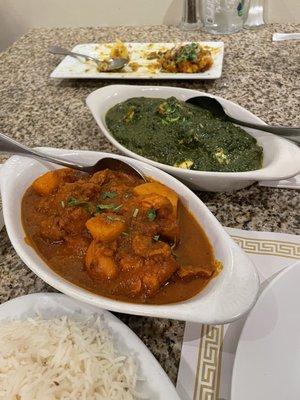 Chicken vindaloo and saag paneer