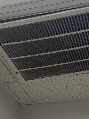 Air conditioning vent