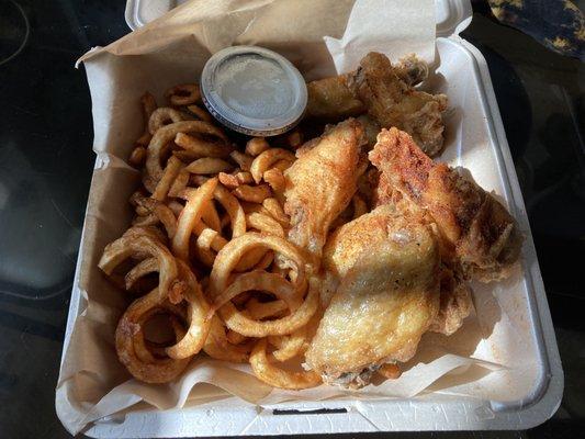 8pc Southwest Cajun Dry Rub w/ curly fries and ranch dip