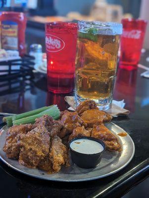 Chicken Wings w/Gold's Rush and Garlic Parmesan