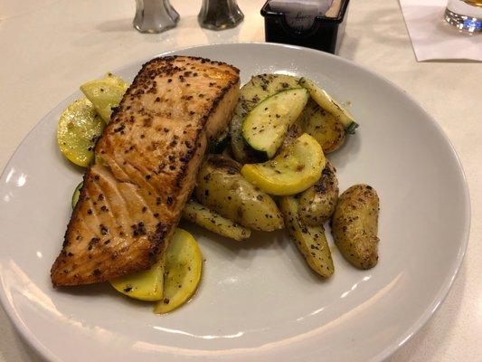 Grilled salmon with zucchini & squash