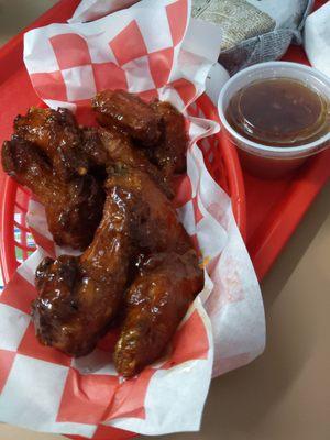 Sauced Wings (10 pc) w/sweet & spicy orange dipping sauce