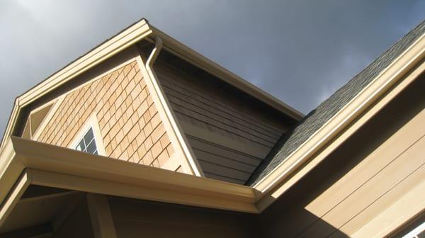 5" K-Line Gutter and 2"X3" Downspouts in Ivory