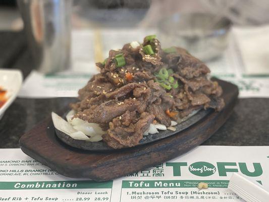 BBQ beef on a hot plate