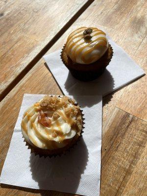 Pumpkin cupcake & apricot crumble