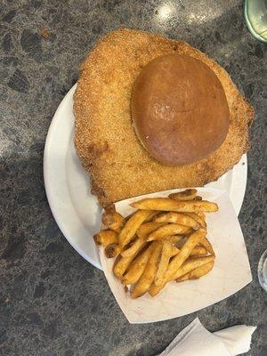 tenderloin sandwich, seasoned fries