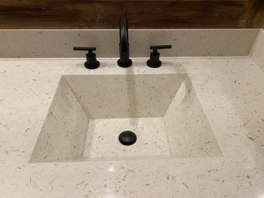 Integrated custom sink