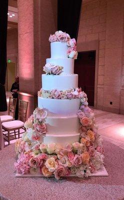 #wedding cakes
 #fresh floral decor