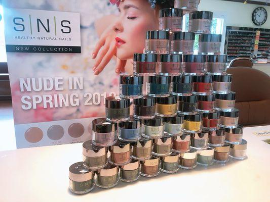 We have SNS dipping powder color now!