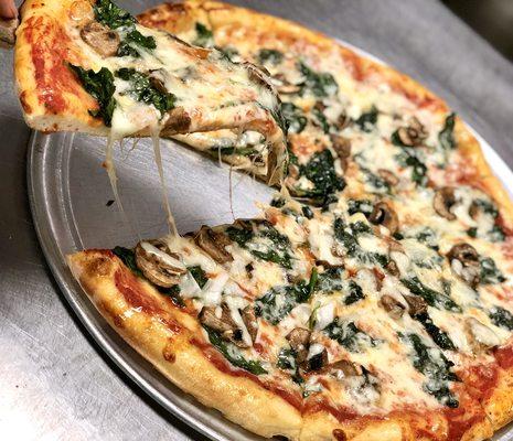 Chicken Florentine Pizza (red or white sauce)