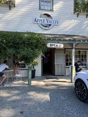 Apple Valley Country Store