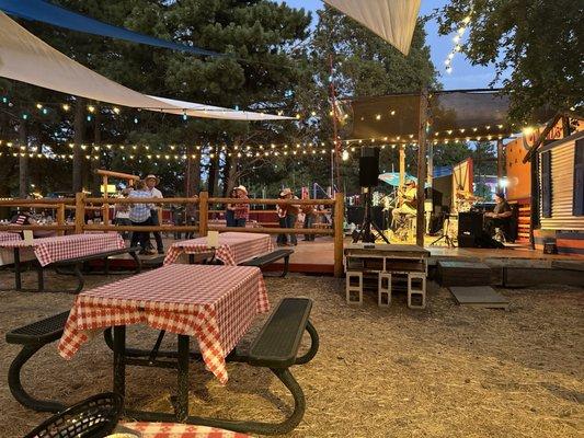 Friday night dance and great live music. There's no better place to enjoy the outdoors ambiance in Big Bear.