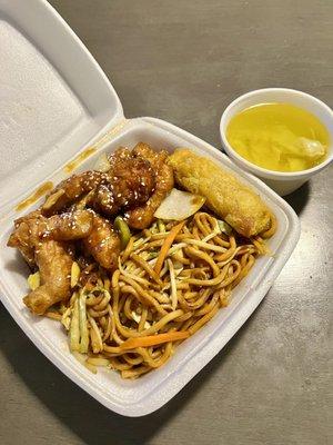 Garlic chicken combo with chicken chow mein and wonton soup