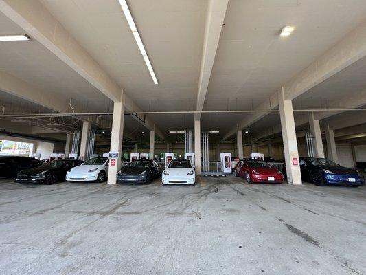 Tesla Supercharger - Hermosa Beach