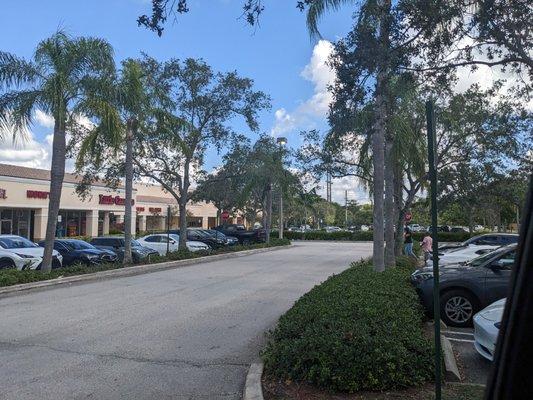 North Hills Square, Coral Springs