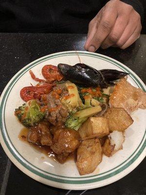 Muscles, crawfish, baked salmon, potatoes, orange chicken, beef and broccoli