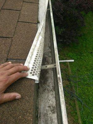 call for clean you gutter free estimate