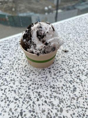 Vegan cookies and cream option