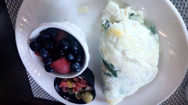 Another egg white omelette :-) definitely my favorite on the menu.