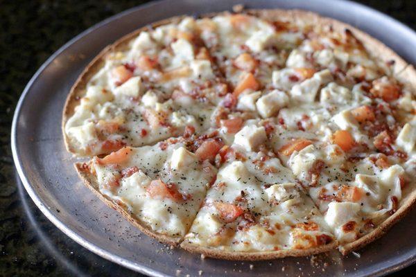 Roadside Bar & Grill in Old Hickory area of TN has live music most nights and a tasty menu of chef-inspired food like specialty pizzas.