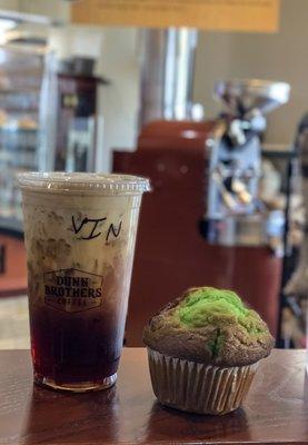 Nitro Nirvana + pistachio muffin ..!!.. yuuuuum yuuuum..!!..