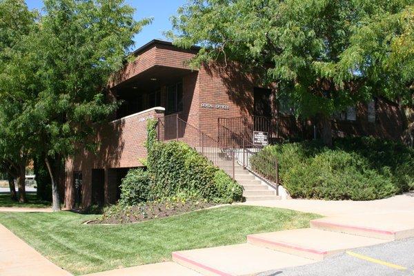 Ward Creager Family and Cosmetic Dentistry Entrance