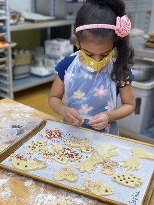 Decorating the cookies