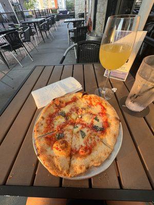 Margherita pizza & mimosa