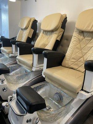 Comfy pedicure chairs :)