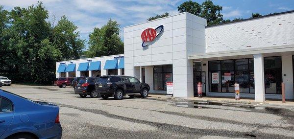 AAA Bob Sumerel Tire & Service-Middletown