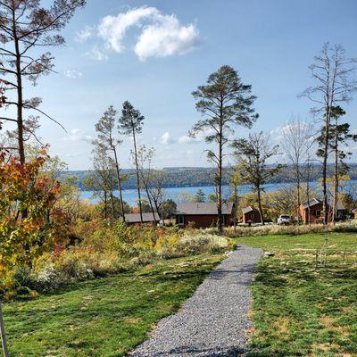 Path between the Upper Lakeview and Lakeview sections.