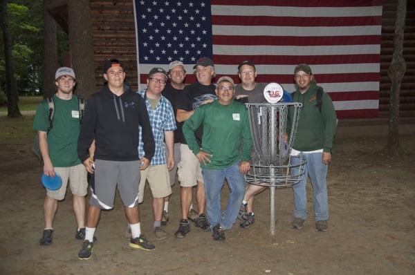 A round of disc golf brings folks together