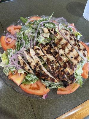 Lunch! Chicken Caesar salad (w/tomatoes &onion)