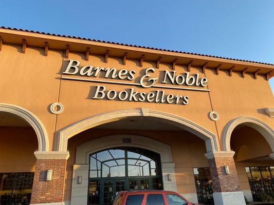 Barnes & Noble Booksellers