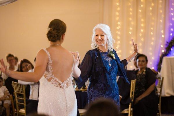 Mother-daughter dance. Photo by Toanven Photography