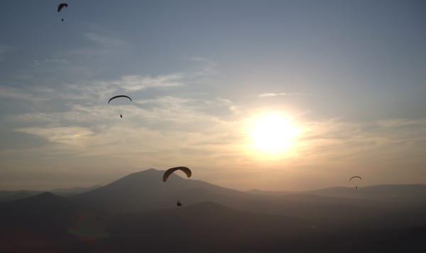 Paragliding at Hat Creek