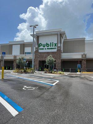 Entrance to Publix