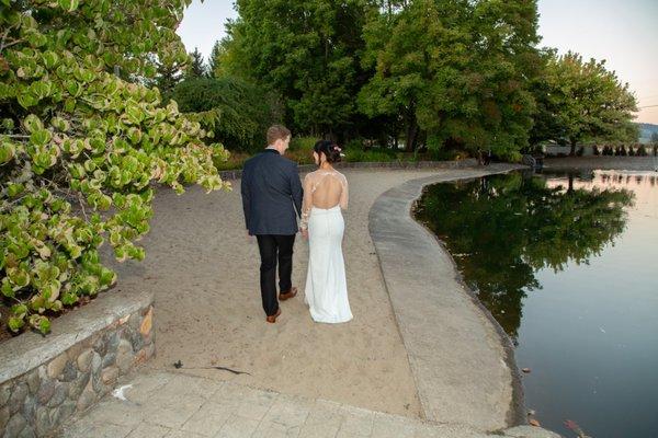 Beautiful little beach along the lake for photos!