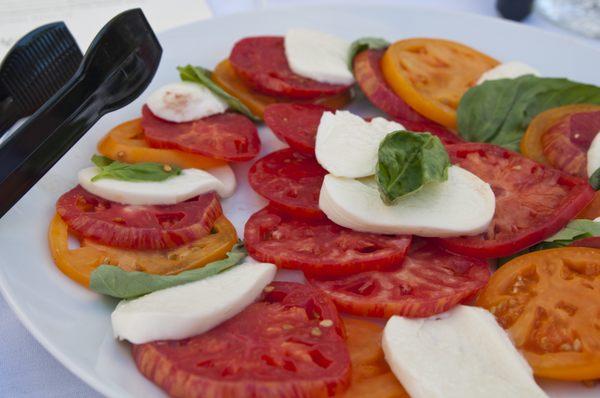 Heirloom tomato caprese salad