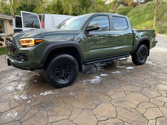 Nice wax on this Toyota truck