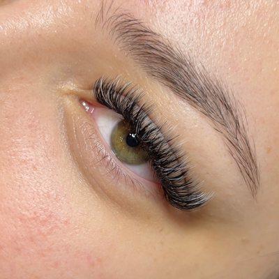 Hybrid Eyelash Extensions