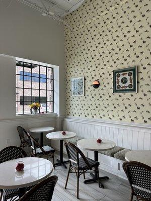 Café/bakery dining area