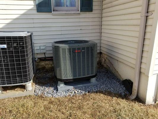 3.5 ton Trane heat pump install.